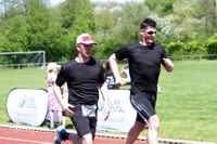 Zwei Teilnehmer des Teams der Spedition Gruber in Steinheim beim Laufen